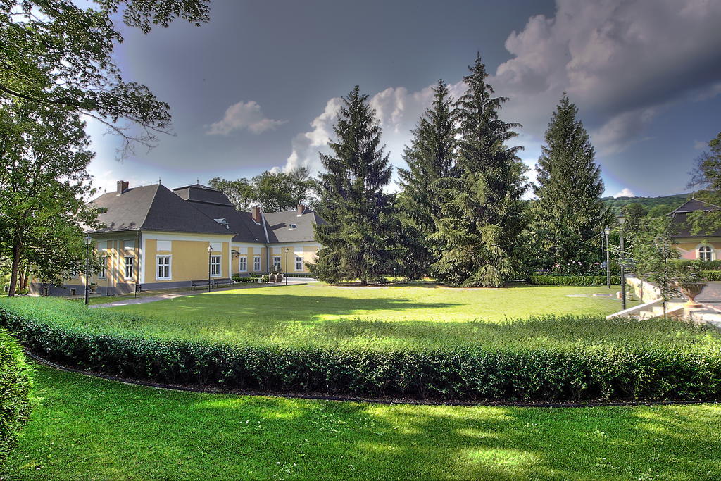 Pronay-Kastely Hotel Alsopeteny Exterior photo